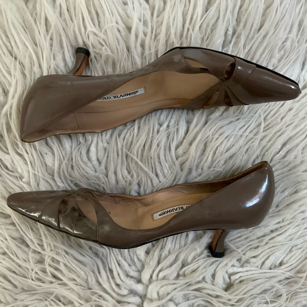 Manolo Blahnik Brown Gray Taupe Patent Leather Cutout Accent Heels EUC Size 36 - Picture 2 of 9